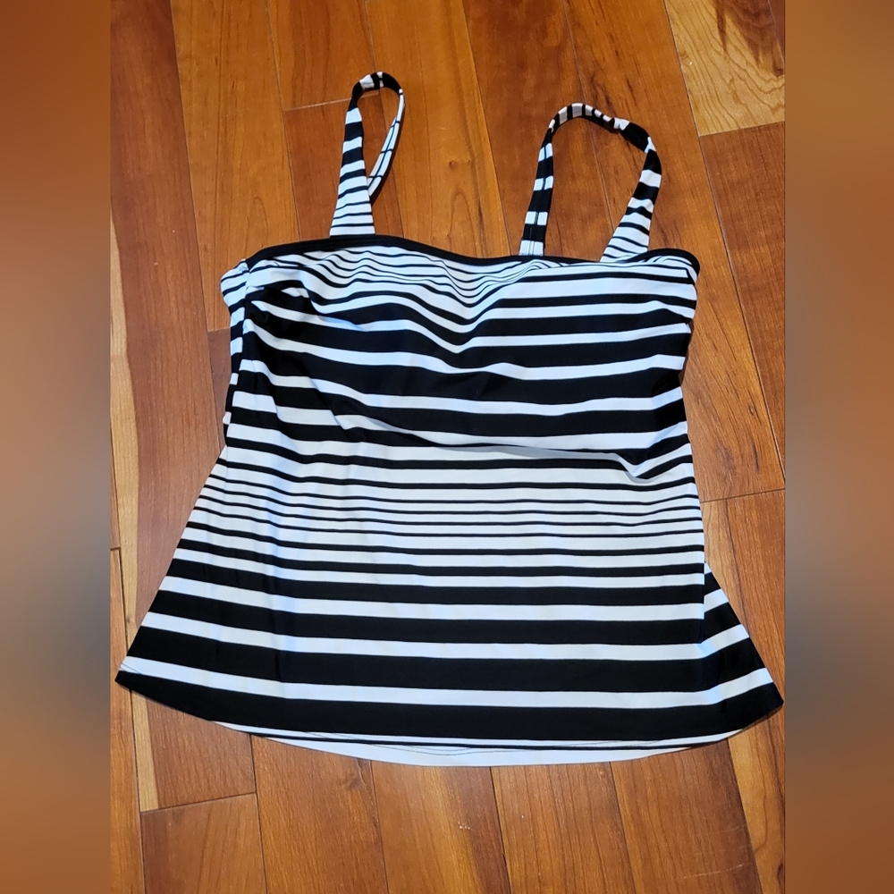 Venus black and white tankini